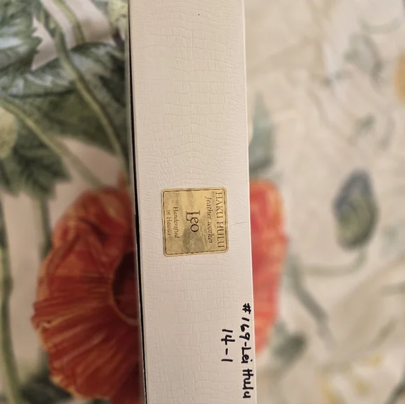 Beautiful Hawaiian Handmade Feather Hat Band - Picture 4 of 8